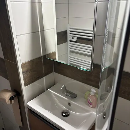 2 Personnes Situation Ideal A 74400 Appartement *